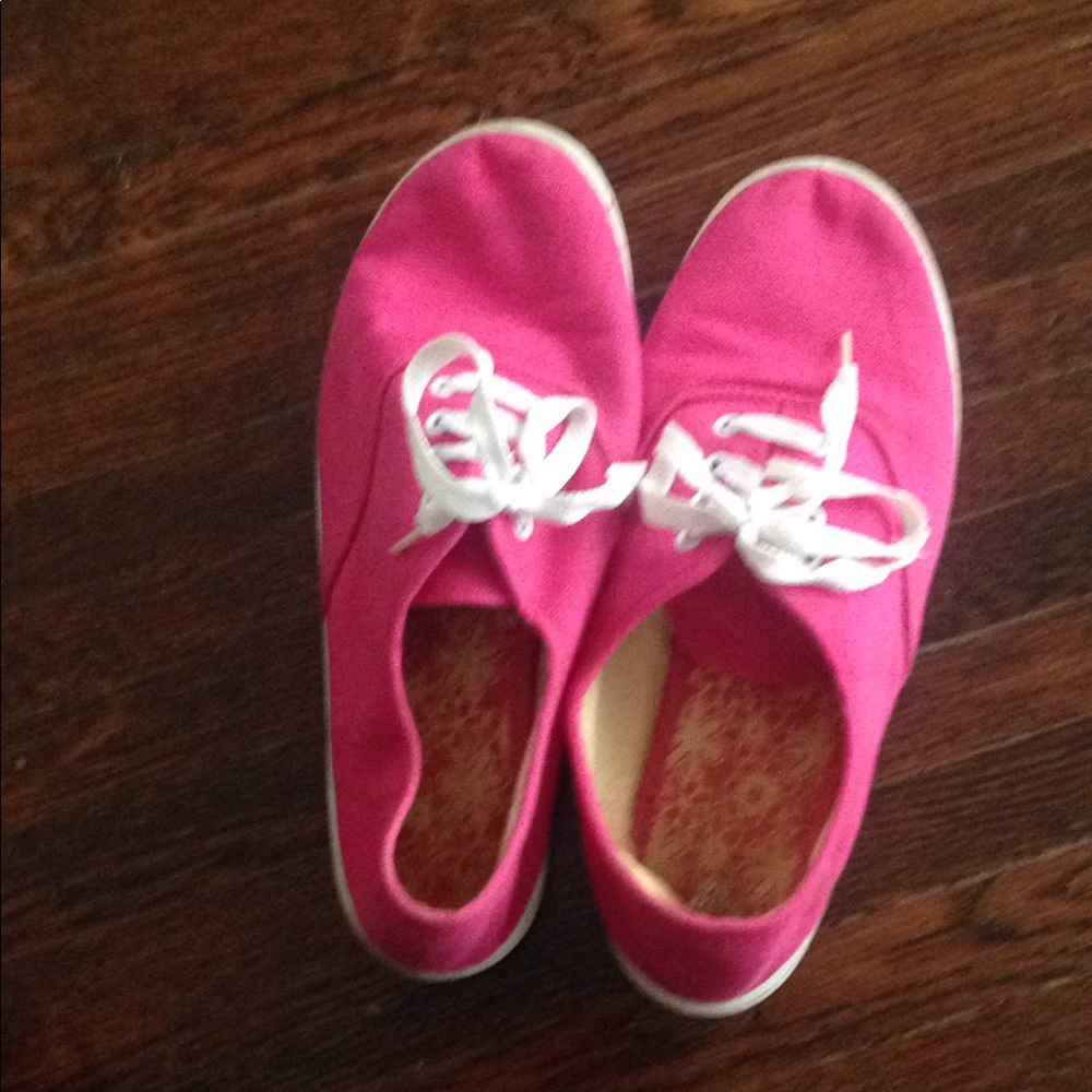 Pink and white canvas upper balance shoes